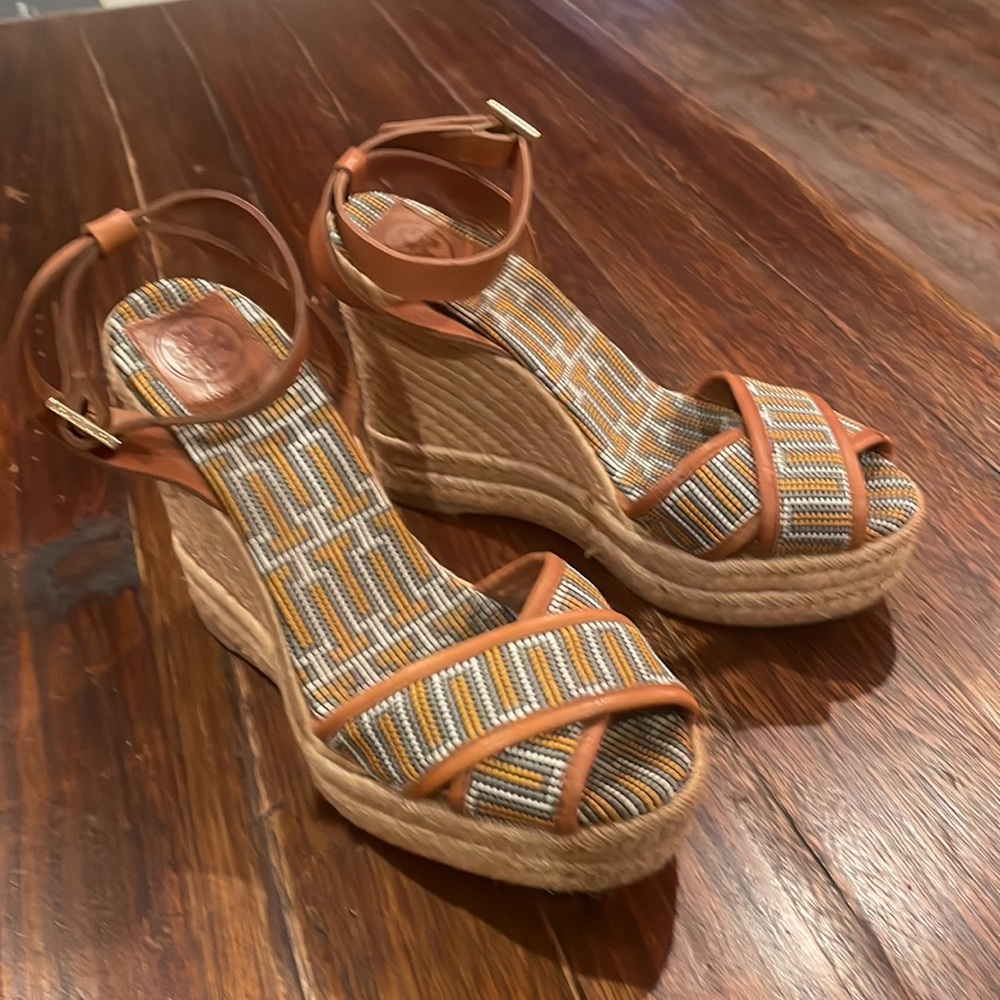 Tory Burch Espadrille wedge sandals, size 9